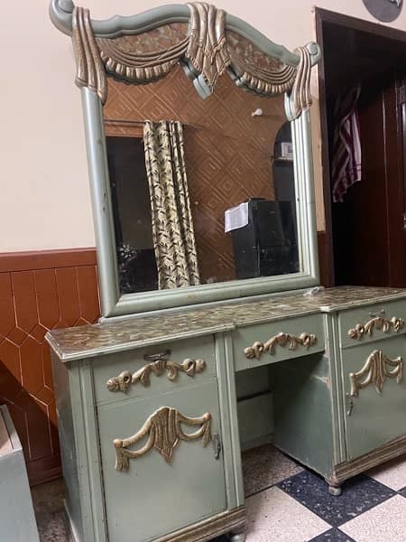 green dressing table 2