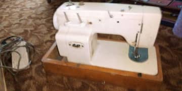 Riccar Super Stretch Sewing Machine 0
