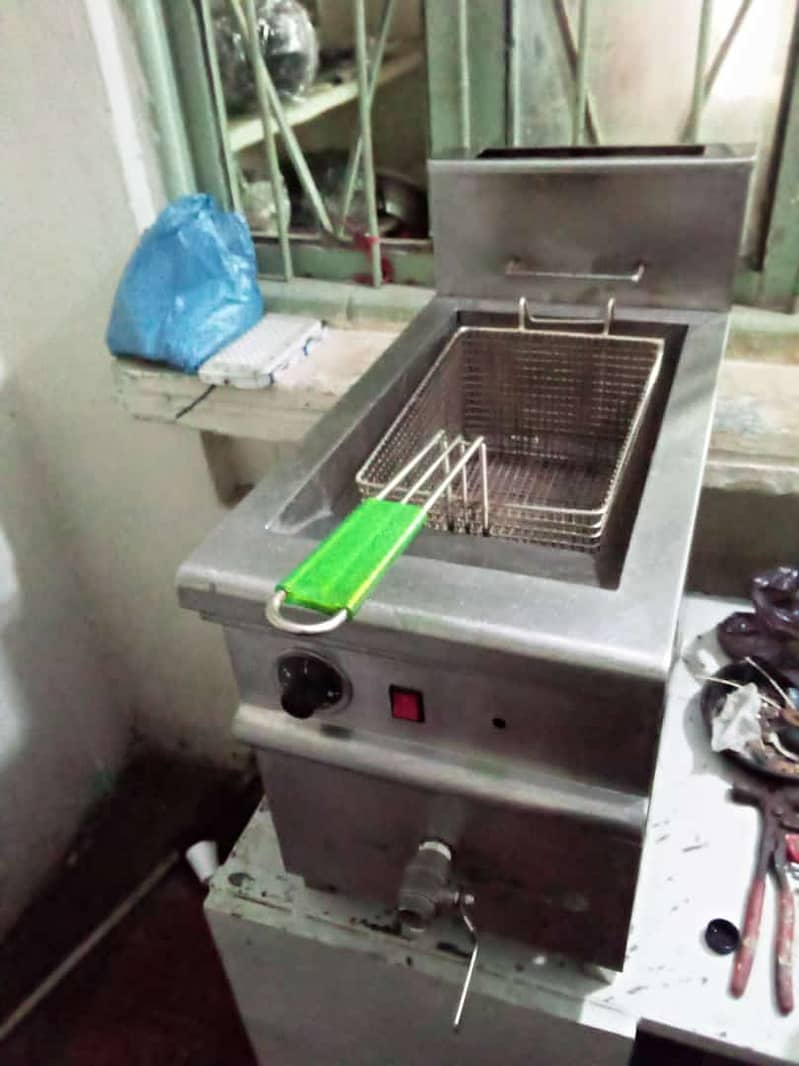 Table Top Fryer for Sale - 10kg Capacity, 4 Rods, Stainless Steel. 1