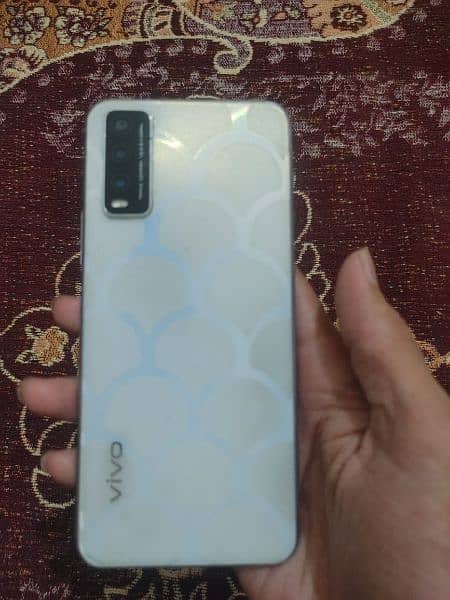 I am selling my mobile Vivo. y20 10 by 10 condition 1