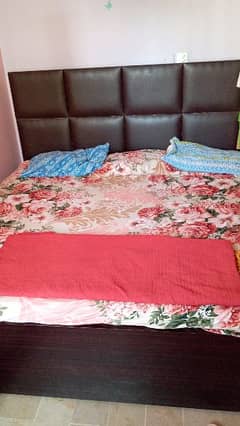 king size bed along with dressing table in excellent condition 0