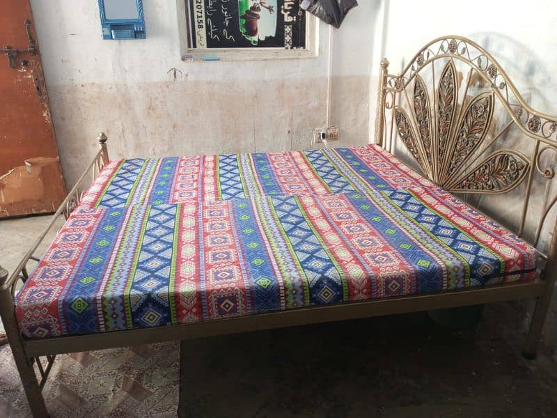 King size iron bed 4