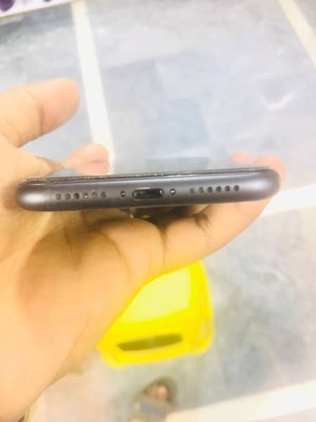 I sell my iPhone 11 almost new 0