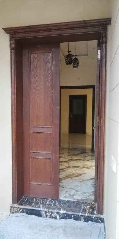 "A One 5.5 Marla for rent in Zaman colony Street no 6 2