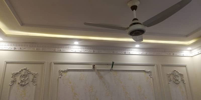 "A One 5.5 Marla for rent in Zaman colony Street no 6 22