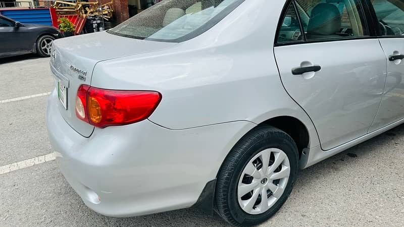 toyota corolla GLI 2011 LAHORE REG TOTAL ORJNAL like brand new car 5