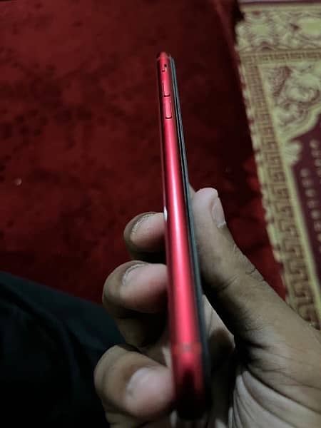 iphone Se 2020 approved limited edition red colour air packed 3