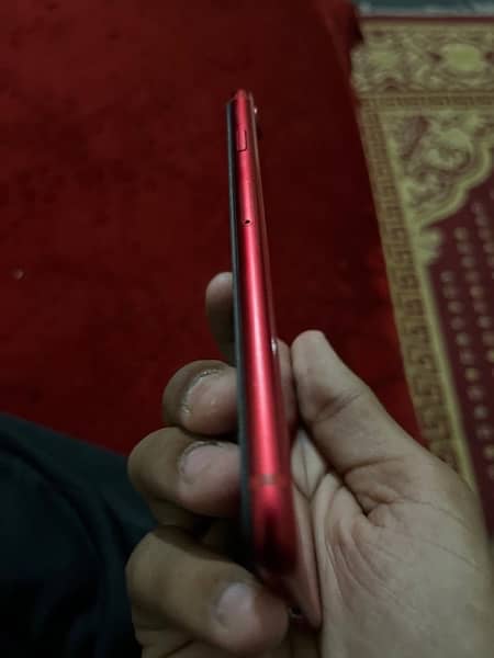 iphone Se 2020 approved limited edition red colour air packed 4