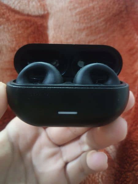 Earclip Design Earbuds/ New Design Earbuds for sale in vey low price 2