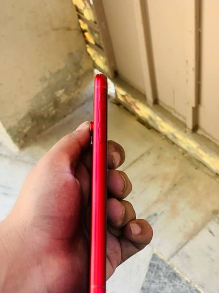 İphone Xr non pta Water pack 64 gb back damage hn 84 Batery health 2