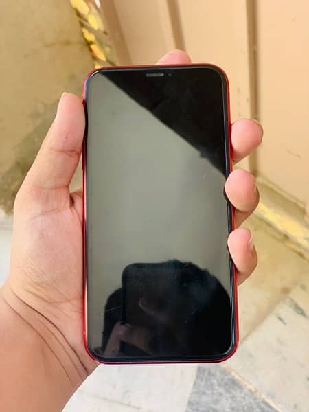 İphone Xr non pta Water pack 64 gb back damage hn 84 Batery health 4