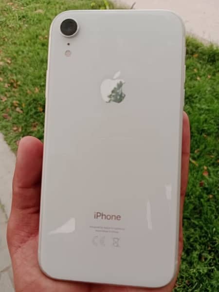 I am selling my iPhone XR read the description carefully 2