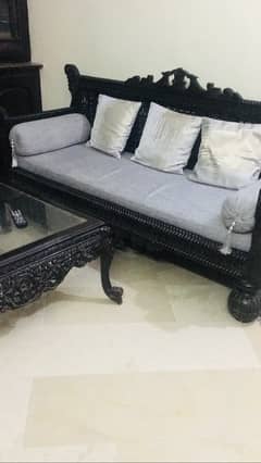 Chiniot Sofa set with table