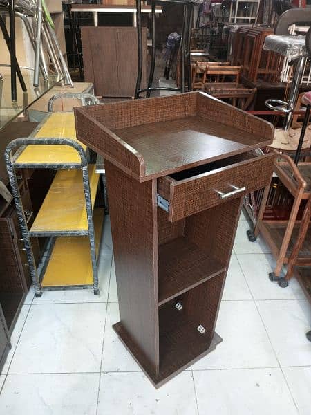 Rostrum/ Dice/ lecture stand / speech counter 11