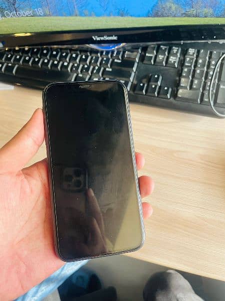 iPhone 11 - Unbeatable Price! Mint Condition, 91% Battery Health! 3