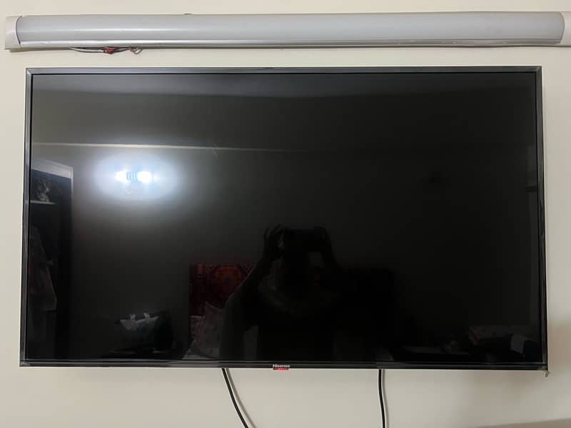 hisense smart LED TV for sale 0