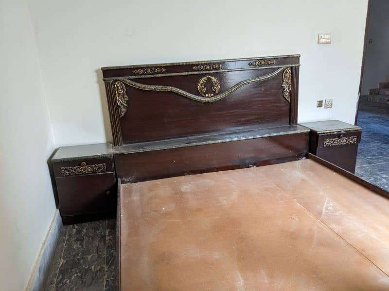 King size Bed 3