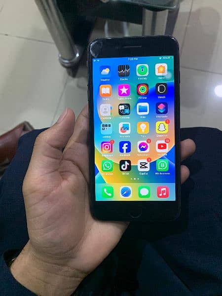 i phone 8 plus 256 gb 10 by 10 condition all ok 4