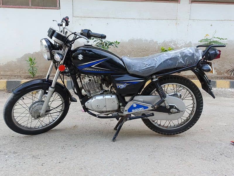 Rs. 170000
Suzuki 150cc Model 2015 Karachi number
Complete documents 6