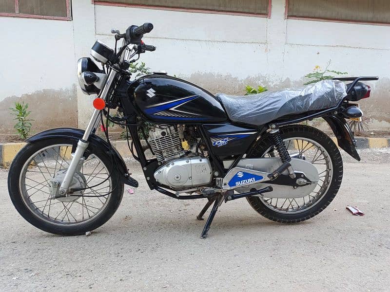 Rs. 170000
Suzuki 150cc Model 2015 Karachi number
Complete documents 7