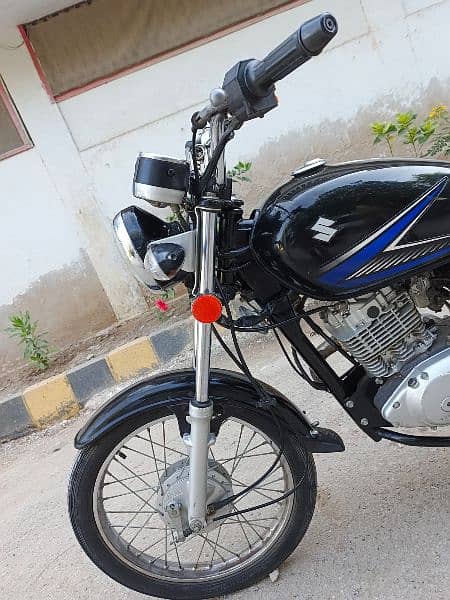Rs. 170000
Suzuki 150cc Model 2015 Karachi number
Complete documents 15