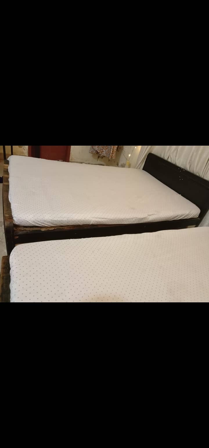 Bed, wardrobe, mattress, tv trolly, computer table 9