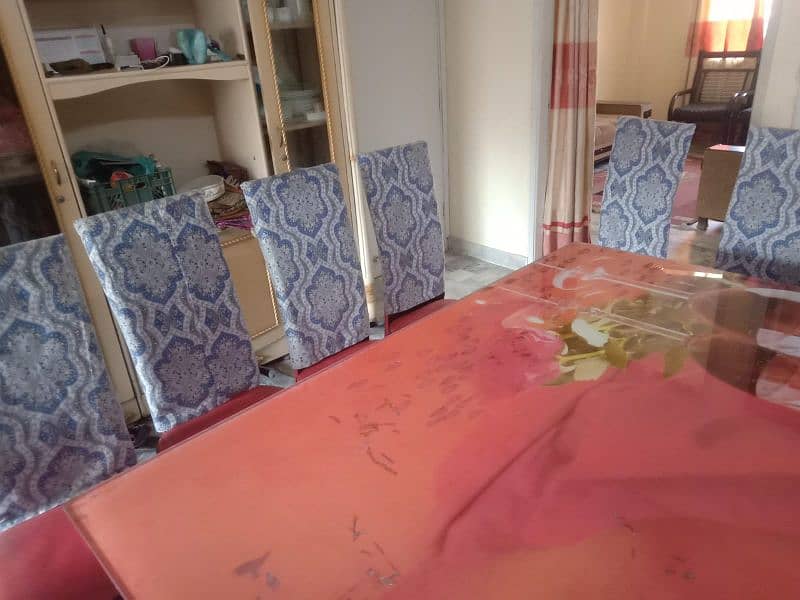 6 seater Dining Table urgent sale 6