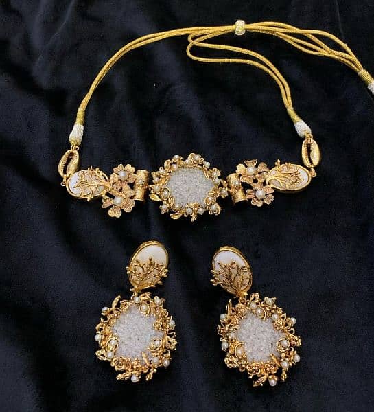we deal antique jewellery collection dolman mall , luckyone 1