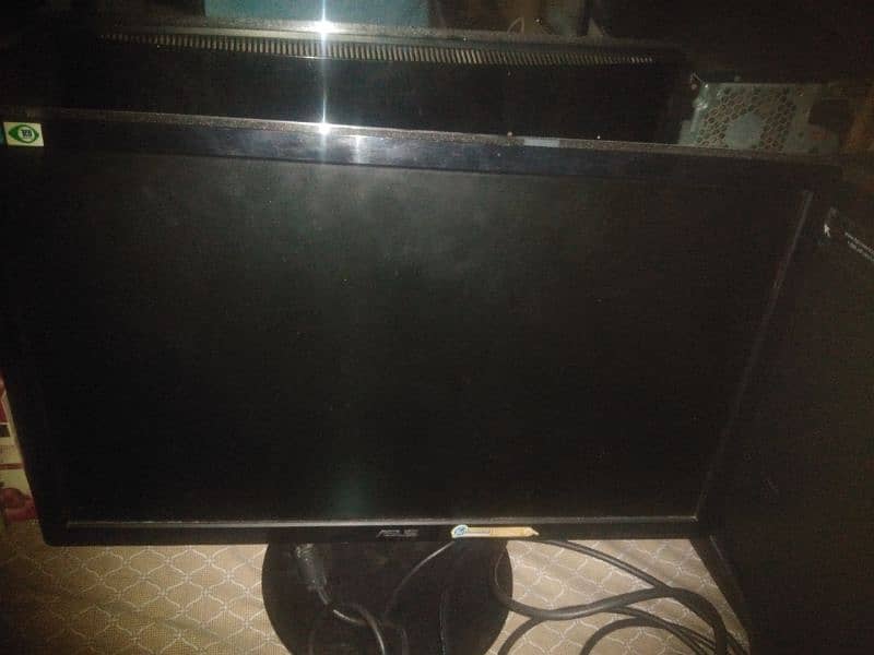 normally used gaming PC with LCD. keyboard. 6gb ram 4