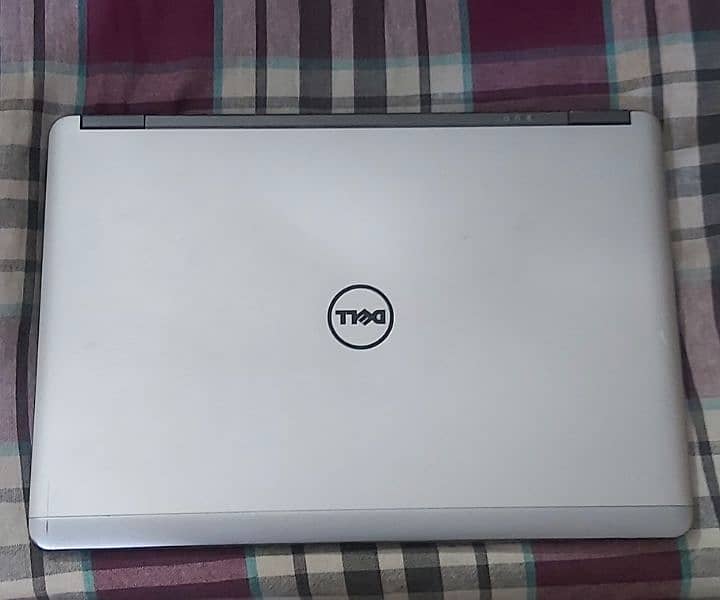 Dell Latitude E7400 i5 4th generation with charger 1