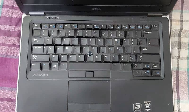 Dell Latitude E7400 i5 4th generation with charger 3