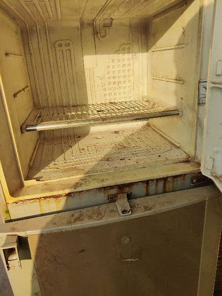 used dawlance refrigerator 3