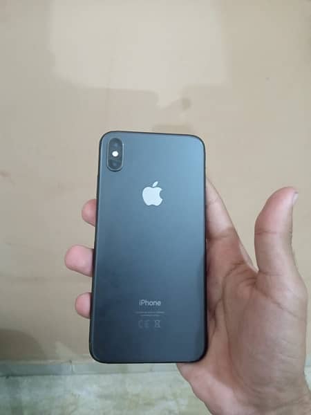 Xs max 10/10 condition 80% battery health with back cover 0