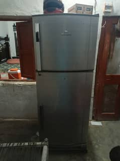 Full size fridge 0