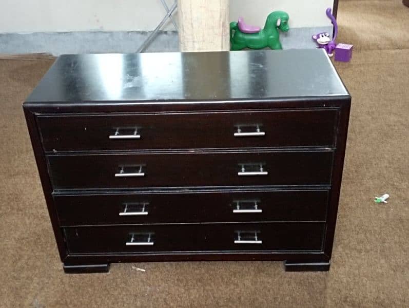 dressing table available 1