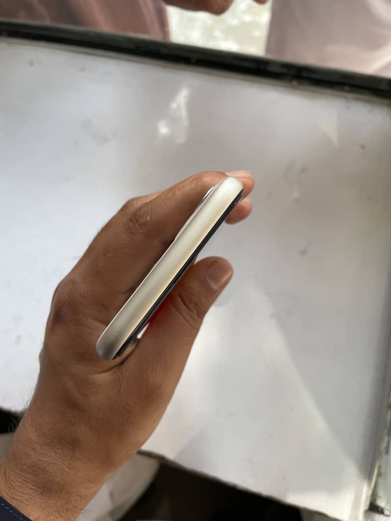 Iphone 11 / 128Gb /Approved 5