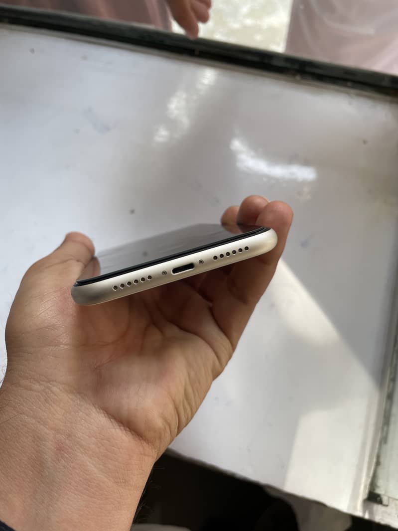 Iphone 11 / 128Gb /Approved 6
