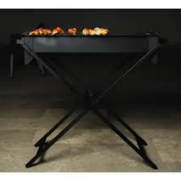 barbeque with foldable. stand 1