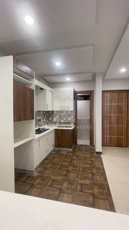 3 Bed Gold Apartment for Rent 25