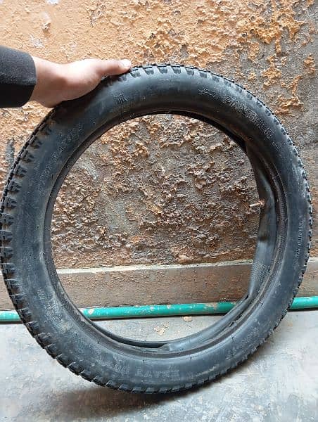 Honda 125 tyre 2 back and one frant 4
