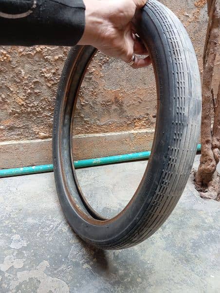 Honda 125 tyre 2 back and one frant 6