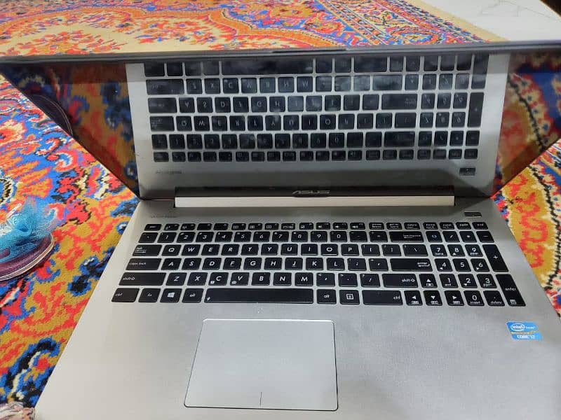 asus laptop silver vs black colour 1