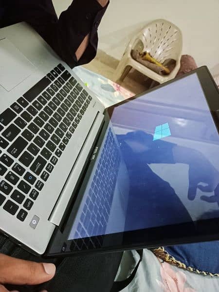 asus laptop silver vs black colour 8