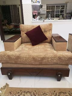 7 seater sofas in great condition in a reasonable price 0