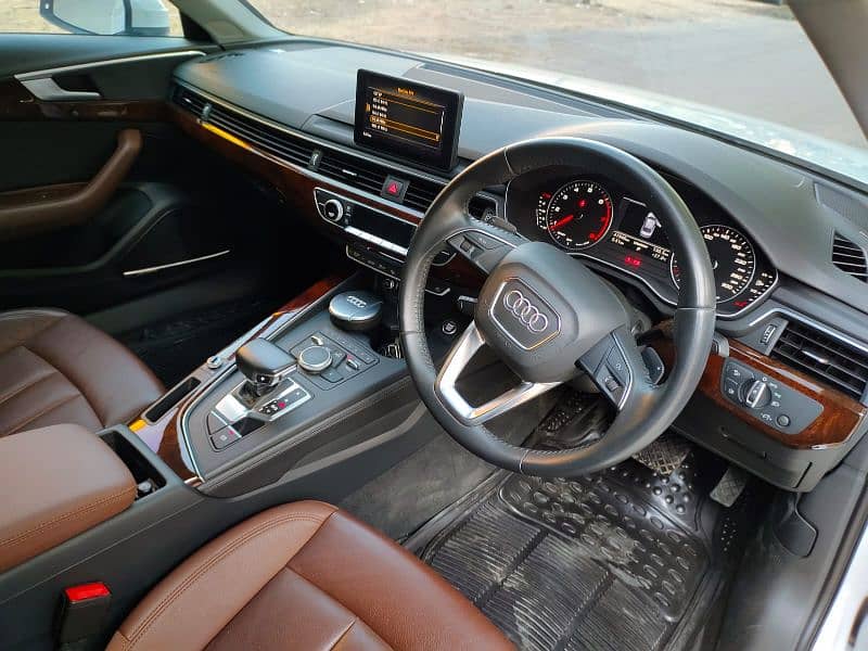 Audi A4 2019 5