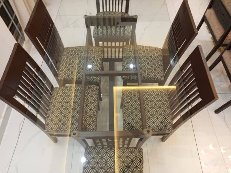 Dining Table with 6 Chairs 1