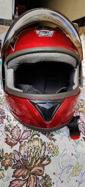 Helmet in brand new condition 4