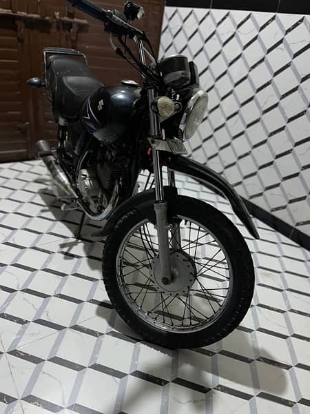 selling suzuki gs 150. everything is all okay. buy and drive 7