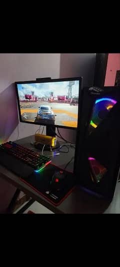 heavy gamming PC with all setup 0
