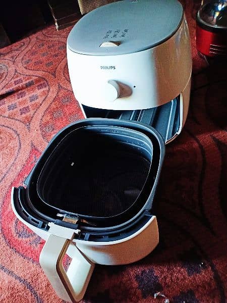 Phillips Air fryer Just like New 1